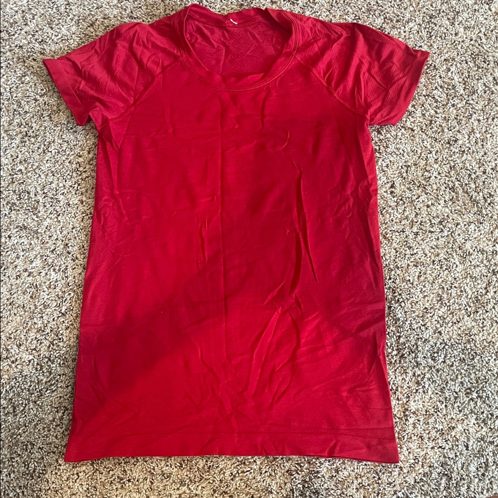 Lululemon dark red swiftly tech